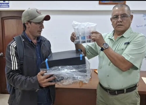 ALCALDE entrega Impresora a la INSTITUCION EDUCATIVA DEL CASERIO MIRAFLORES